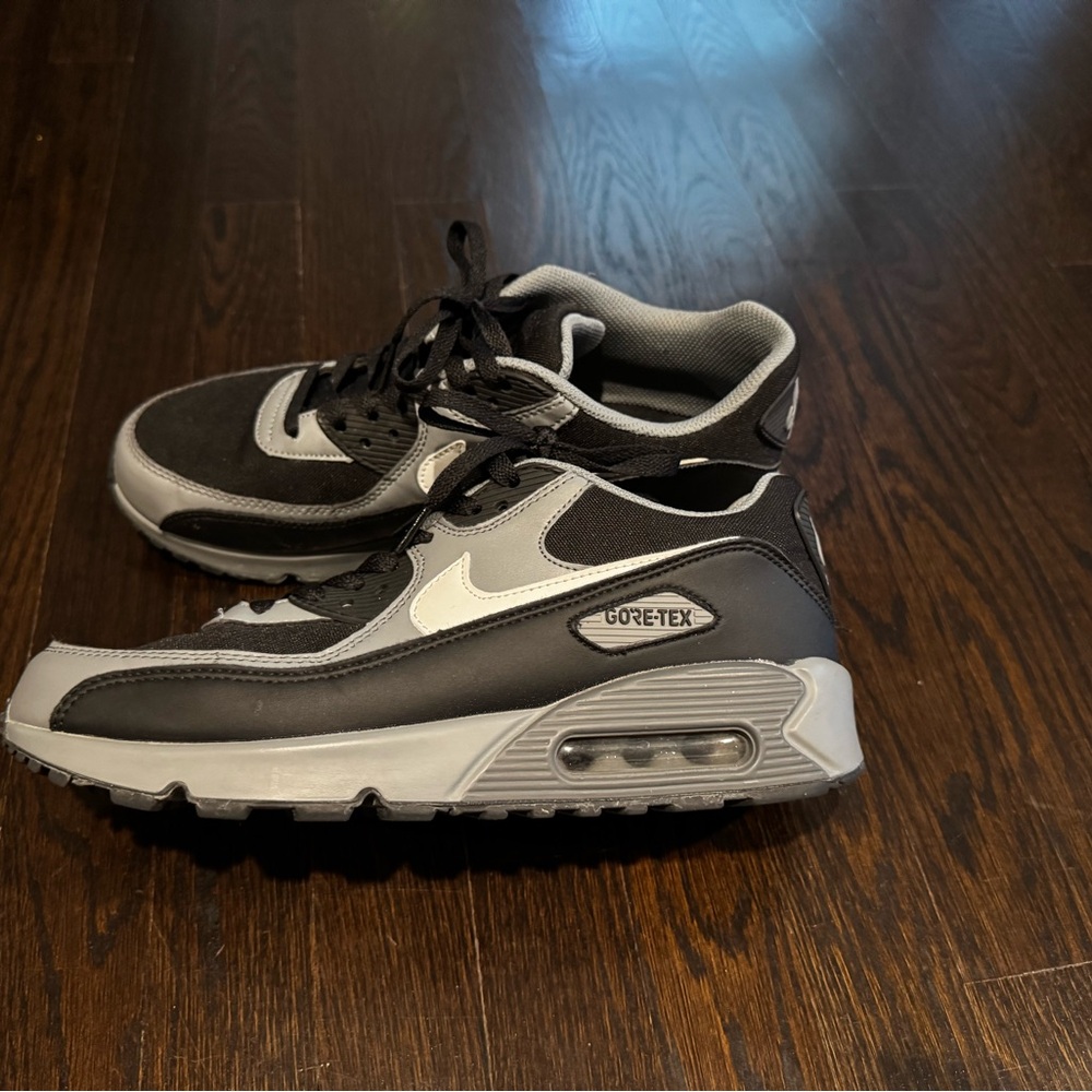 Nike Air Max 90 Goretex Black and Gray Sneakers